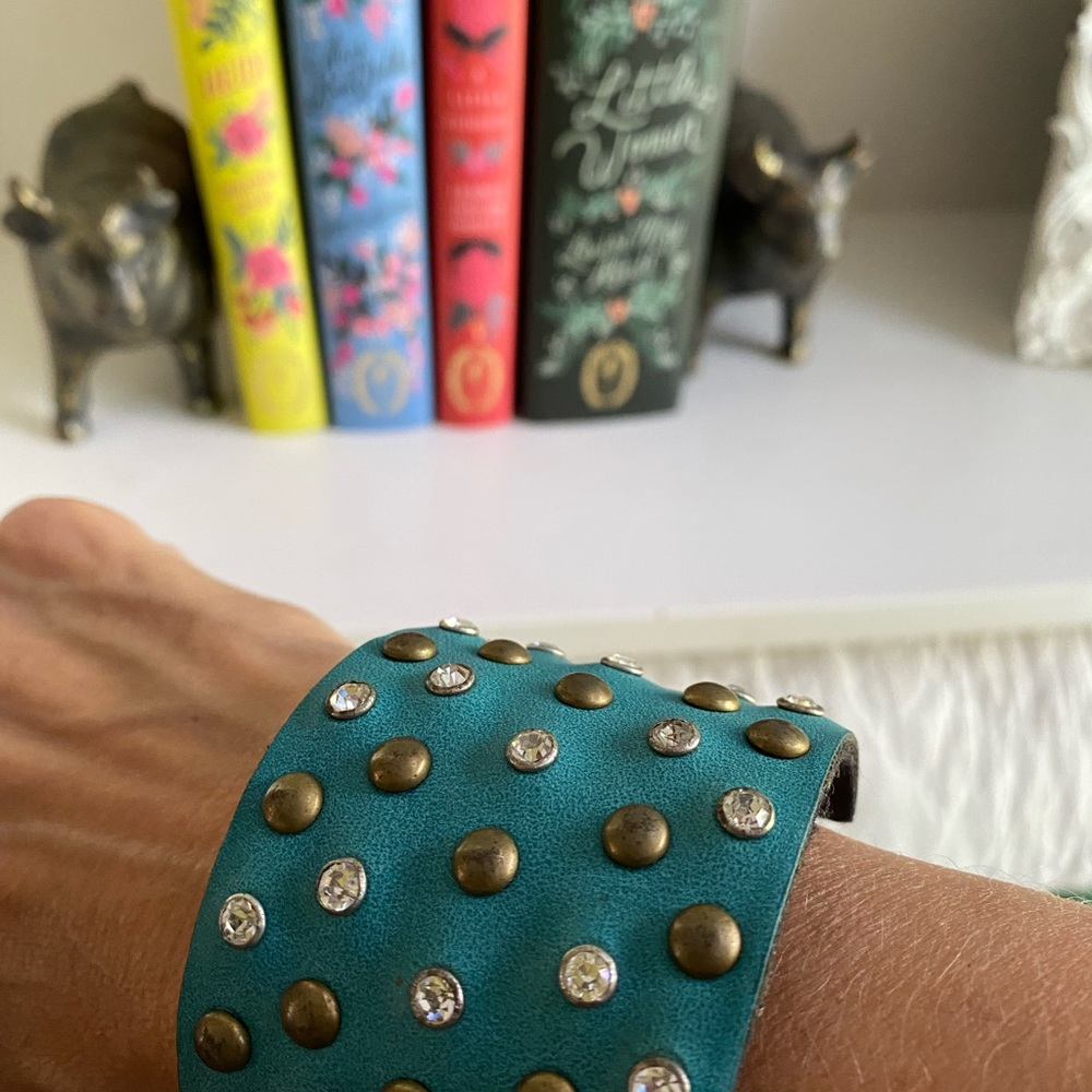 Leather Cuff with Rhinestones - Picture 4 of 5